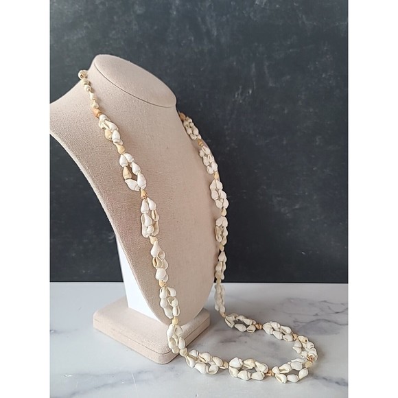 Vintage Shell Beaded Necklace - Picture 5 of 10
